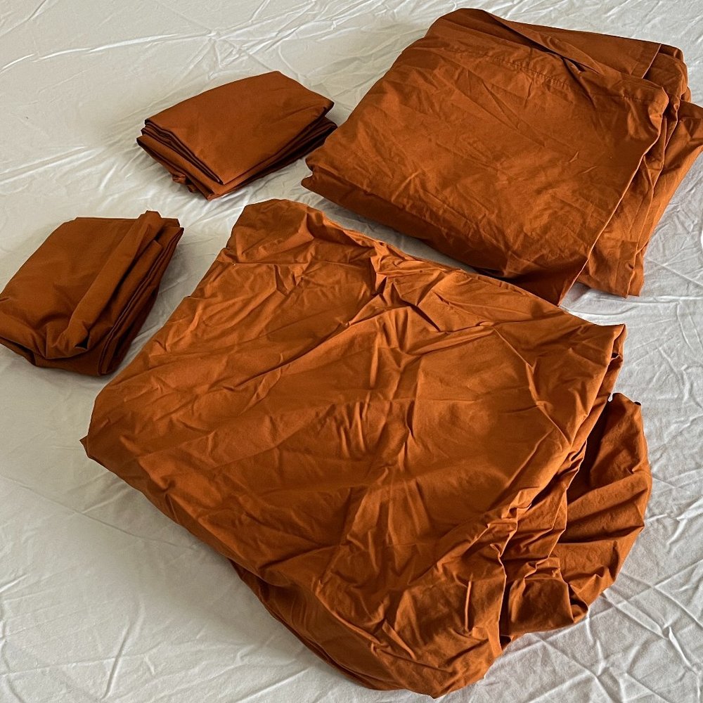 Brooklinen Classic Percale Core Sheet Set, Queen Fitted & Top Sheets, Pillowcase